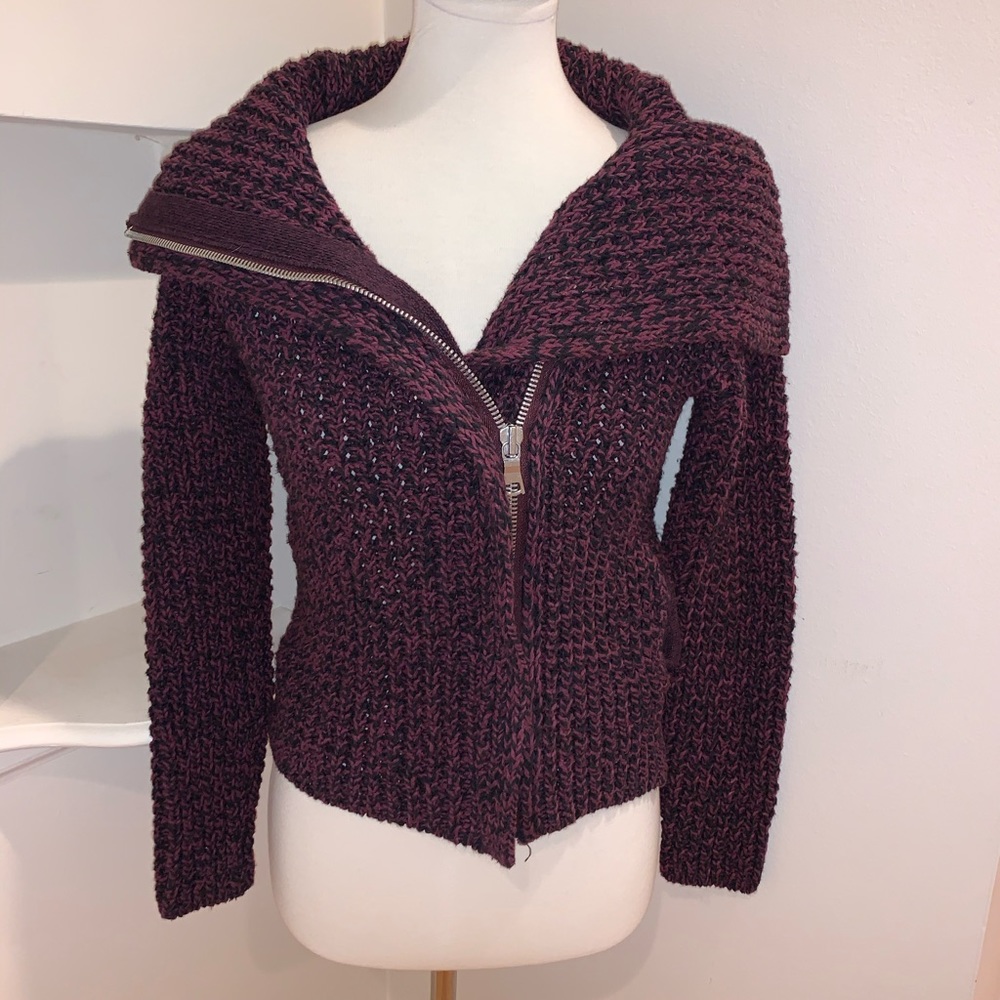 GAP asymmetrical zipper knitted sweater w/ pockets